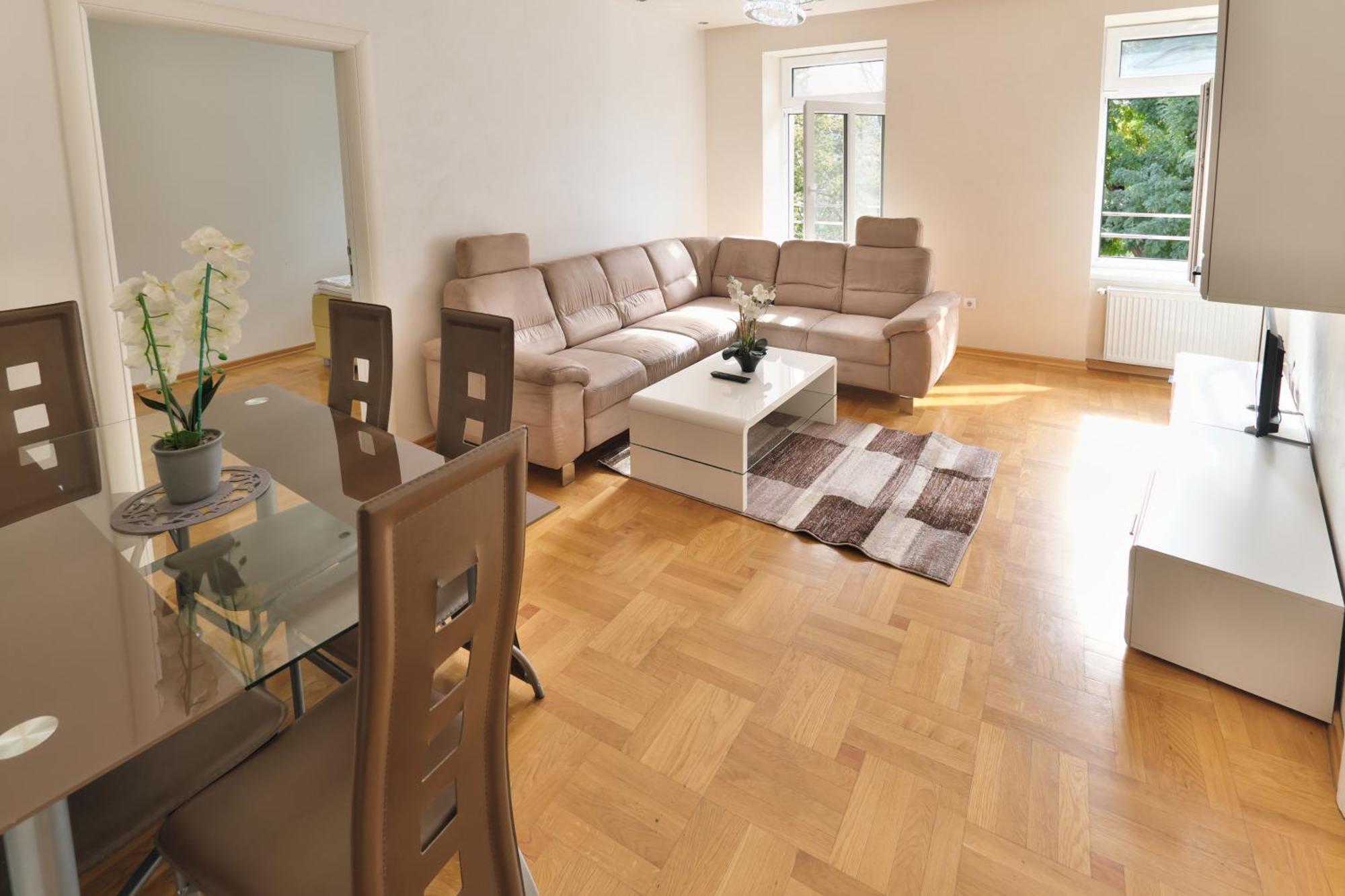 Schoenbrunn Apartmán *